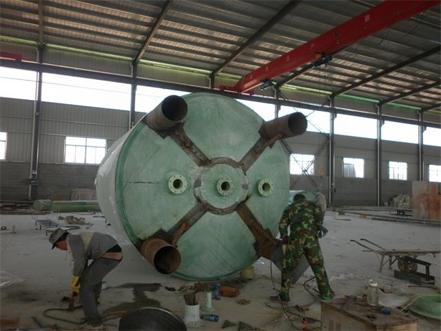 濰坊玻璃鋼立式儲罐，化工儲罐，鹽酸儲罐。